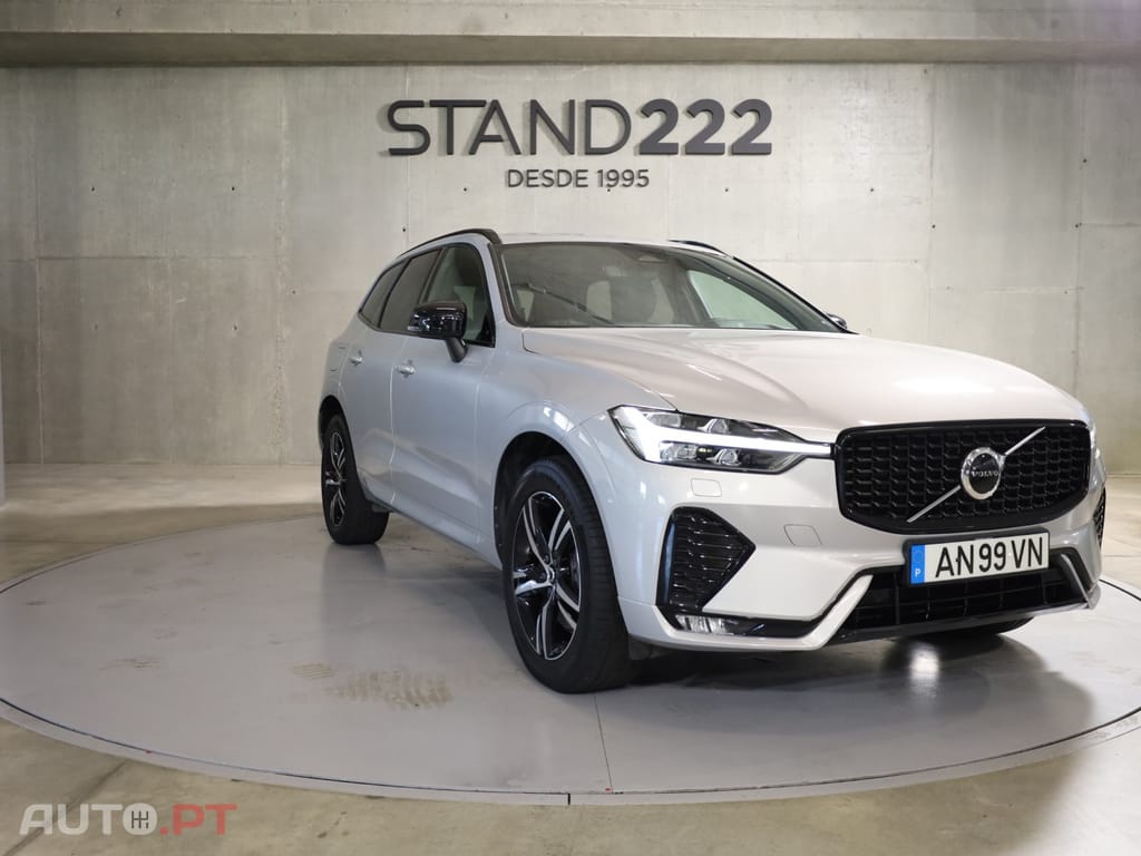 Volvo XC60 2.0 B4 Plus Dark