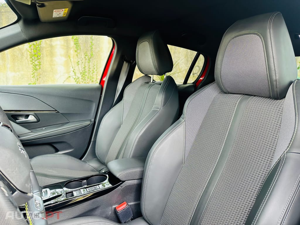 Peugeot 208 GT