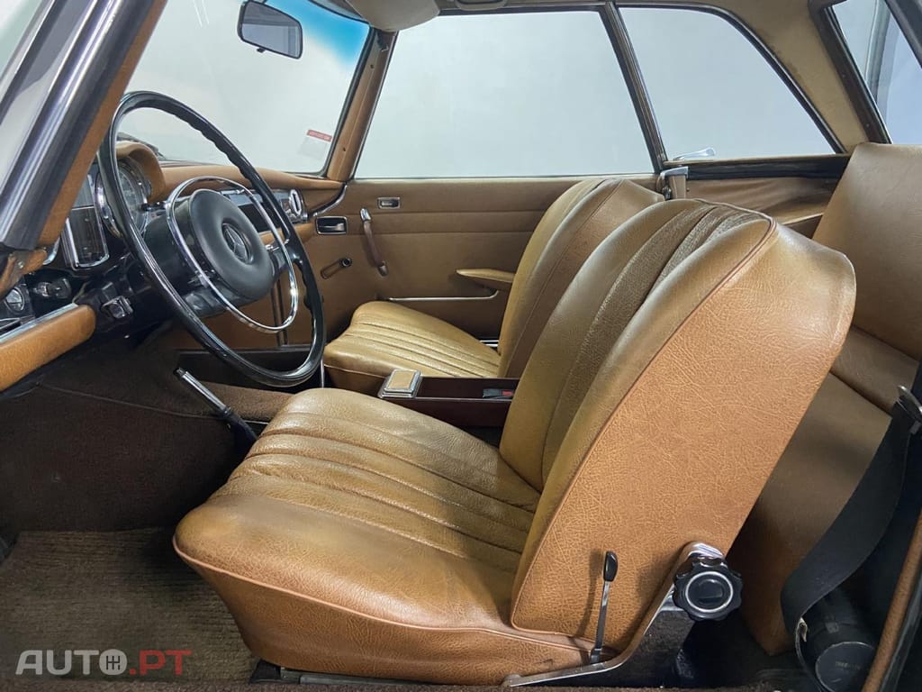 Mercedes-Benz SL 280 PAGODE 280 SL