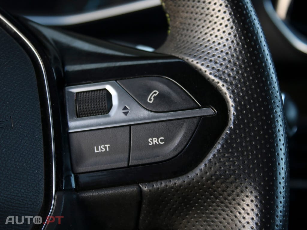 Peugeot 208 1.2 PureTech GT EAT8