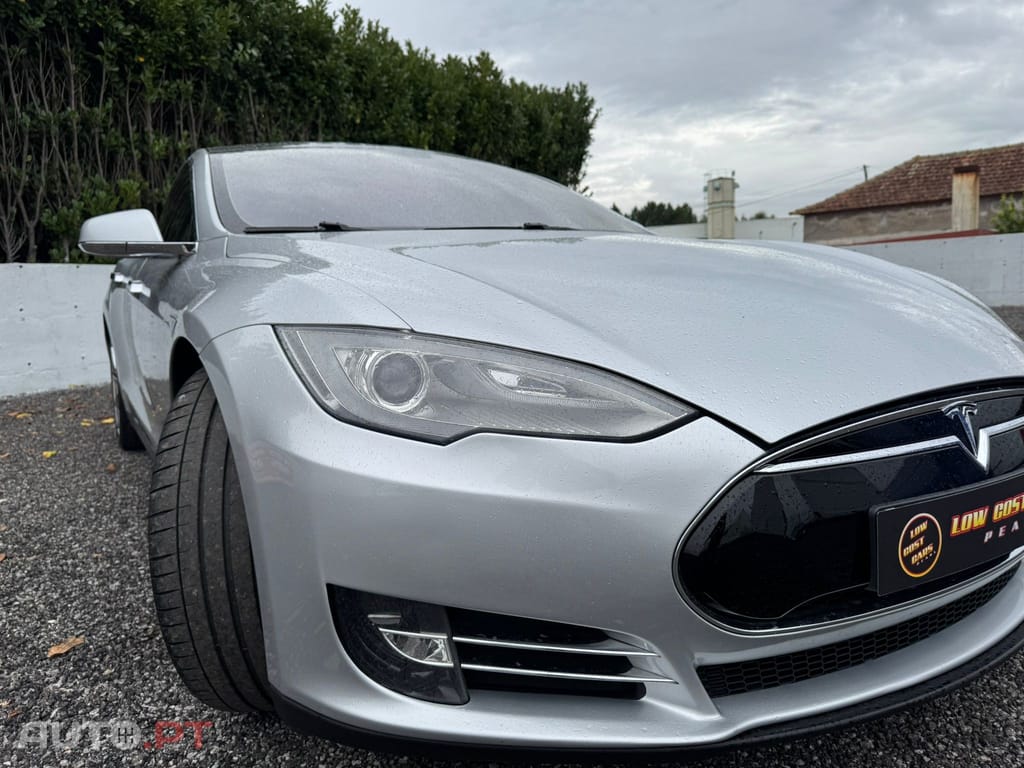 Tesla Model S 60D