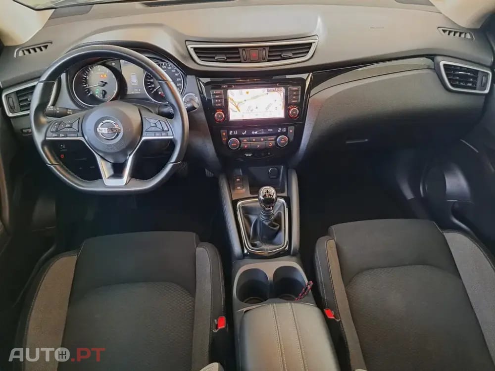 Nissan Qashqai 1.3 DIG-T N-Connecta J18