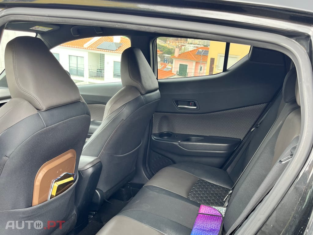 Toyota C-HR 1.8 Hybrid (ZYX10_, ZYX11_)