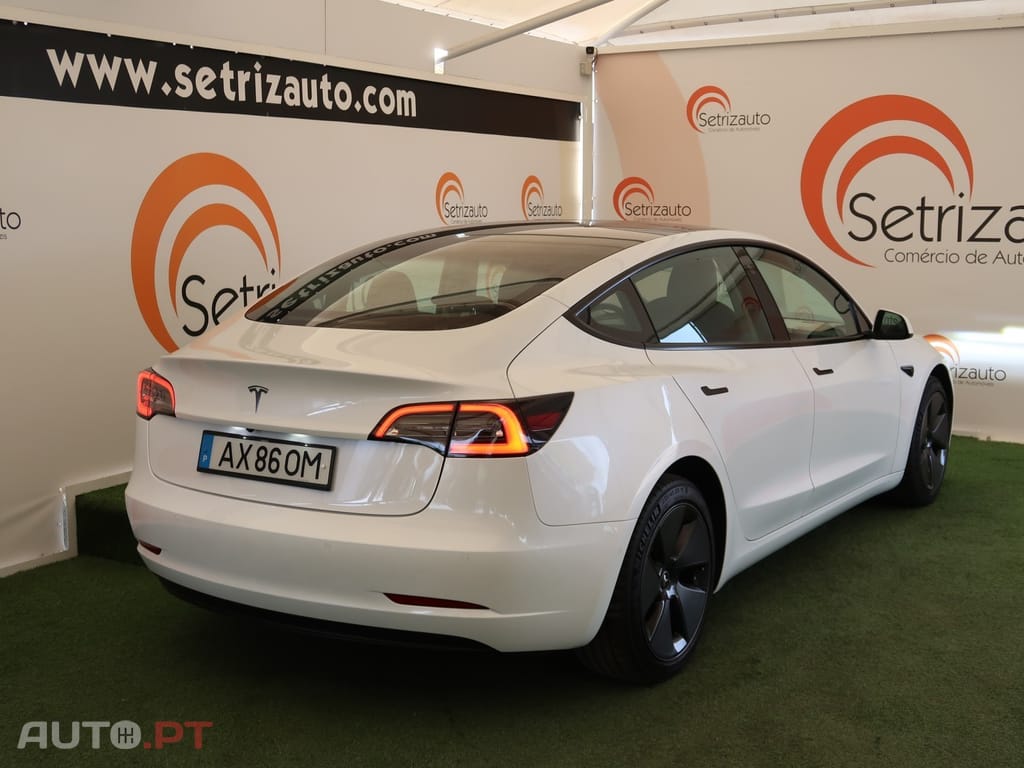 Tesla Model 3 Standard Range Plus RWD
