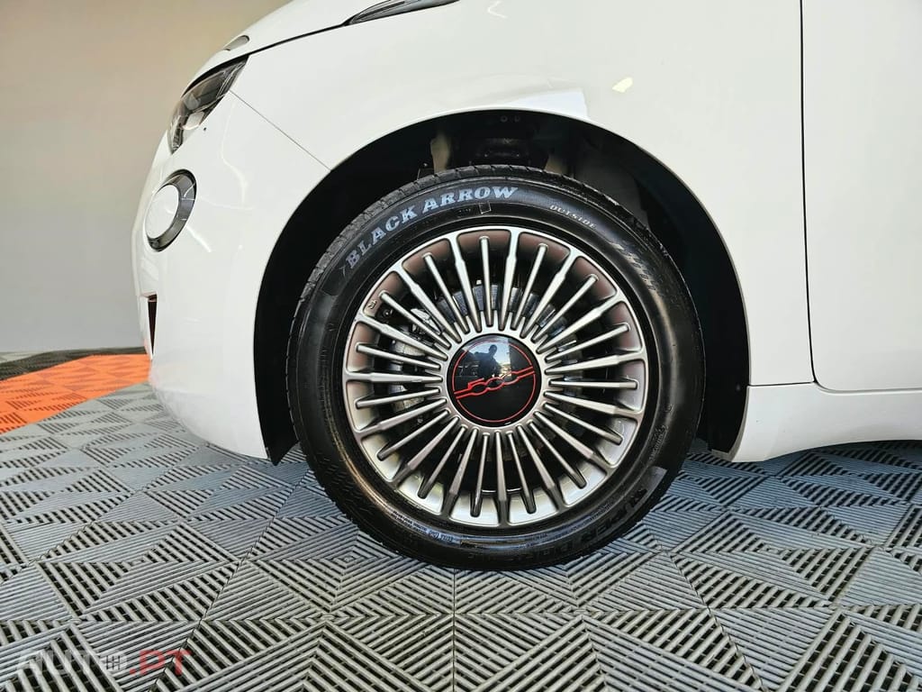 Fiat 500e 42 Kwh RED