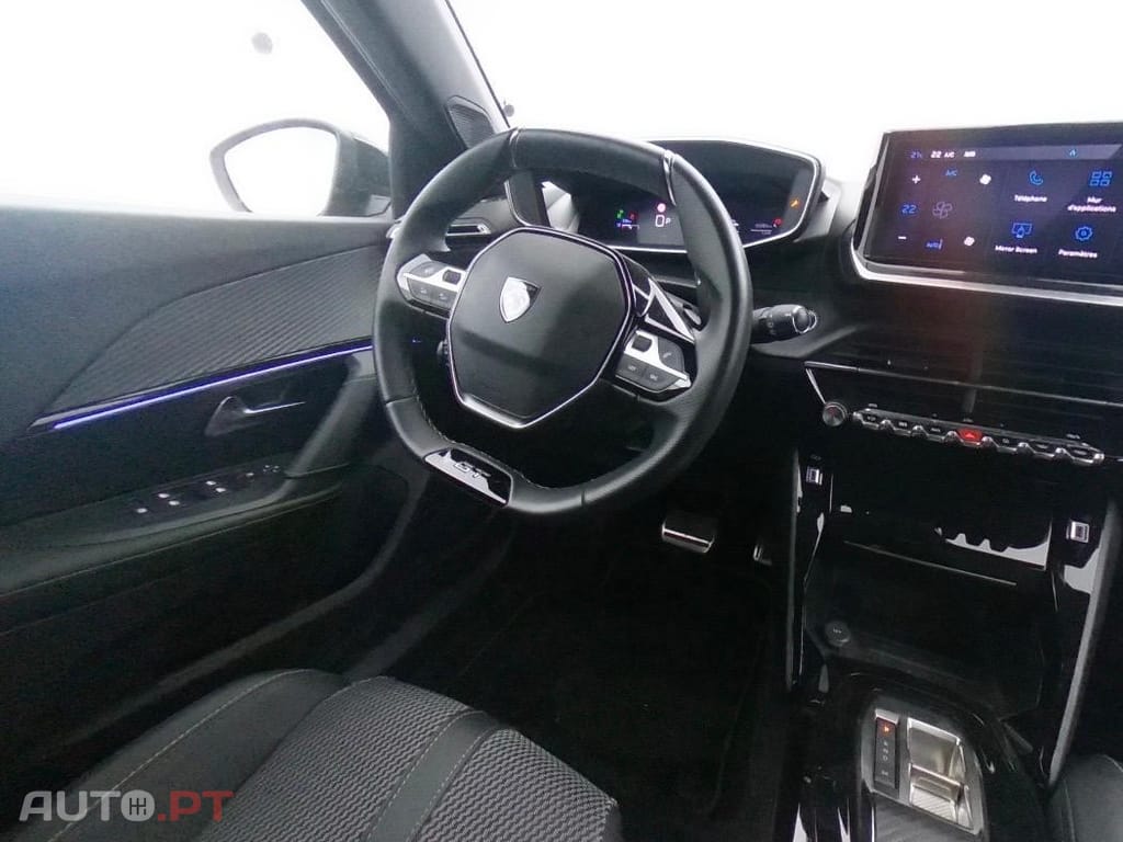Peugeot 2008 1.2 Hybrid e-DCS6 GT