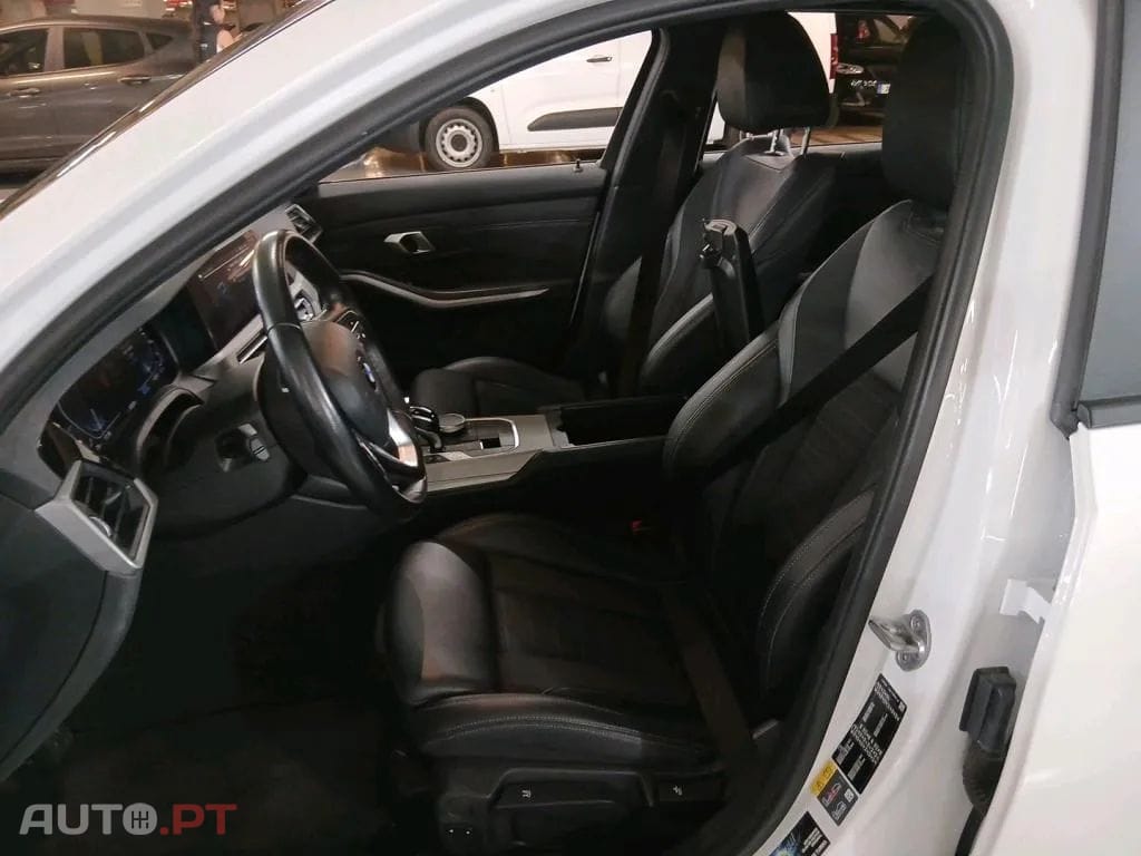 BMW 330 e Touring Corporate Edition Auto