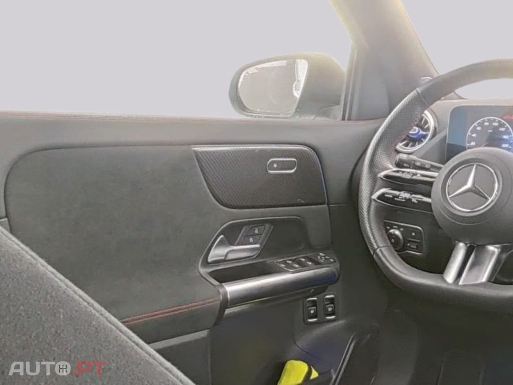 Mercedes-Benz GLA 250 e AMG I.V.A DEDUTIVEL