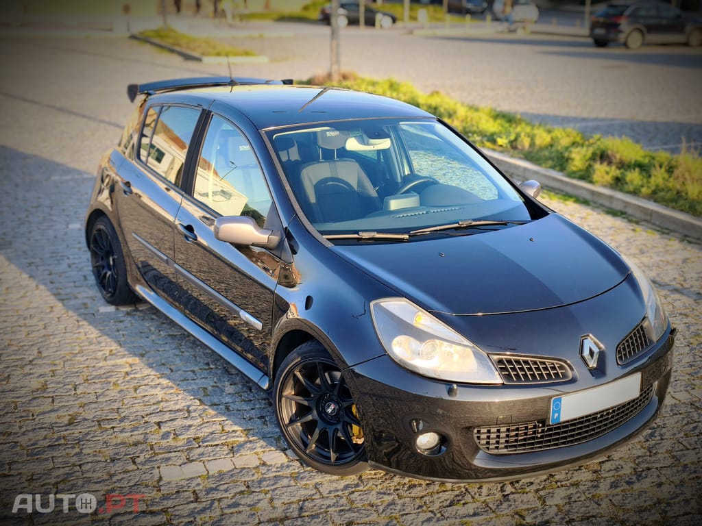 Renault Clio Dynamique S Look RS