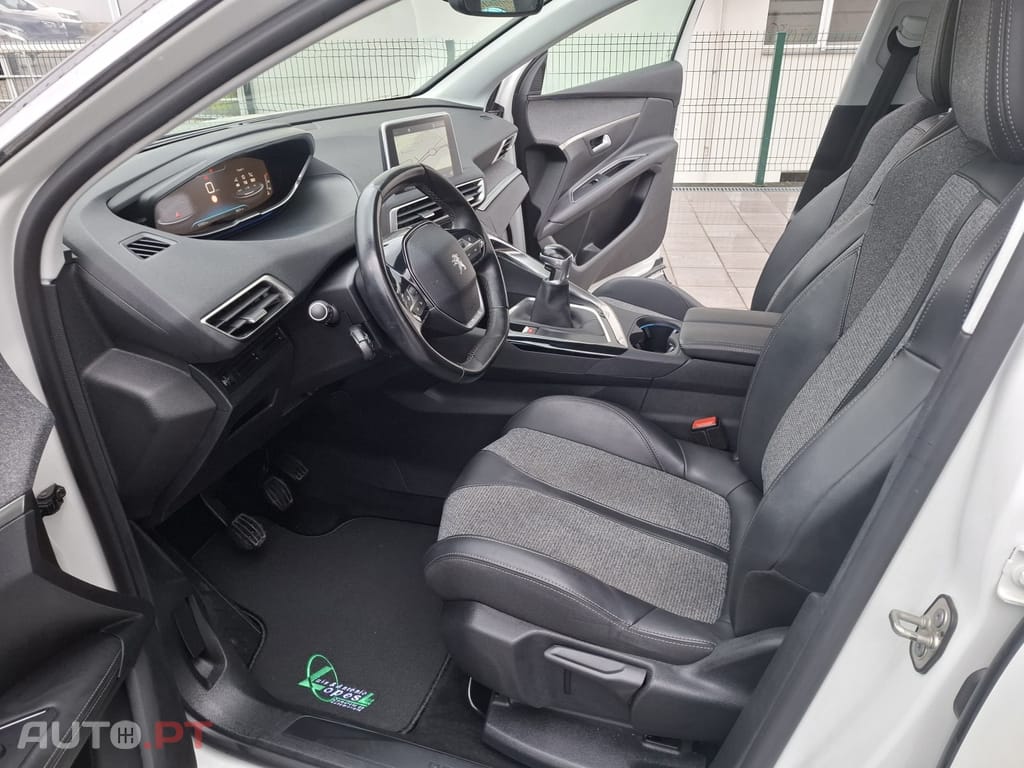 Peugeot 3008 1.2 PureTech Allure Pack