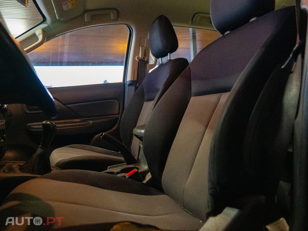 Mitsubishi L200 2.3 DI-D CD Invite 4WD