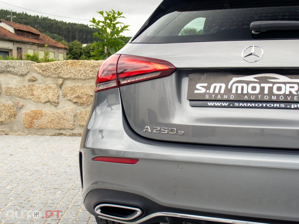 Mercedes-Benz A 250 e 8G-DCT AMG Line