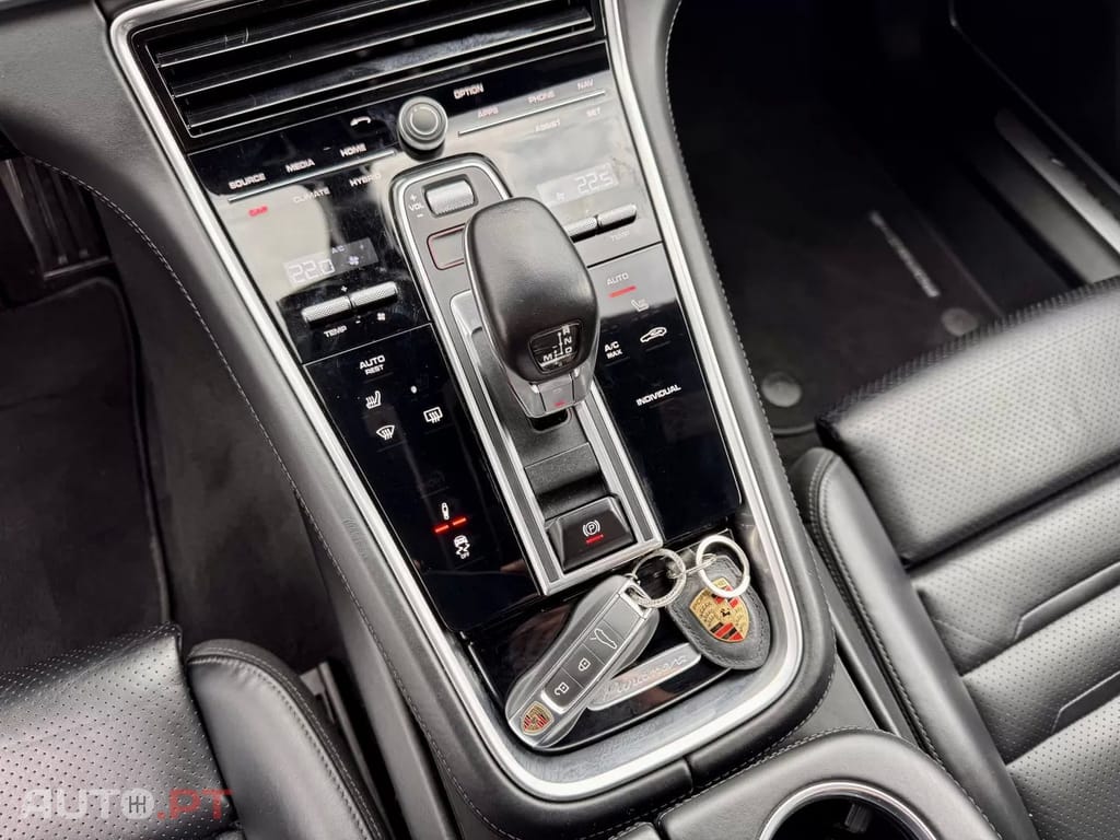 Porsche Panamera 4 E-Hybrid