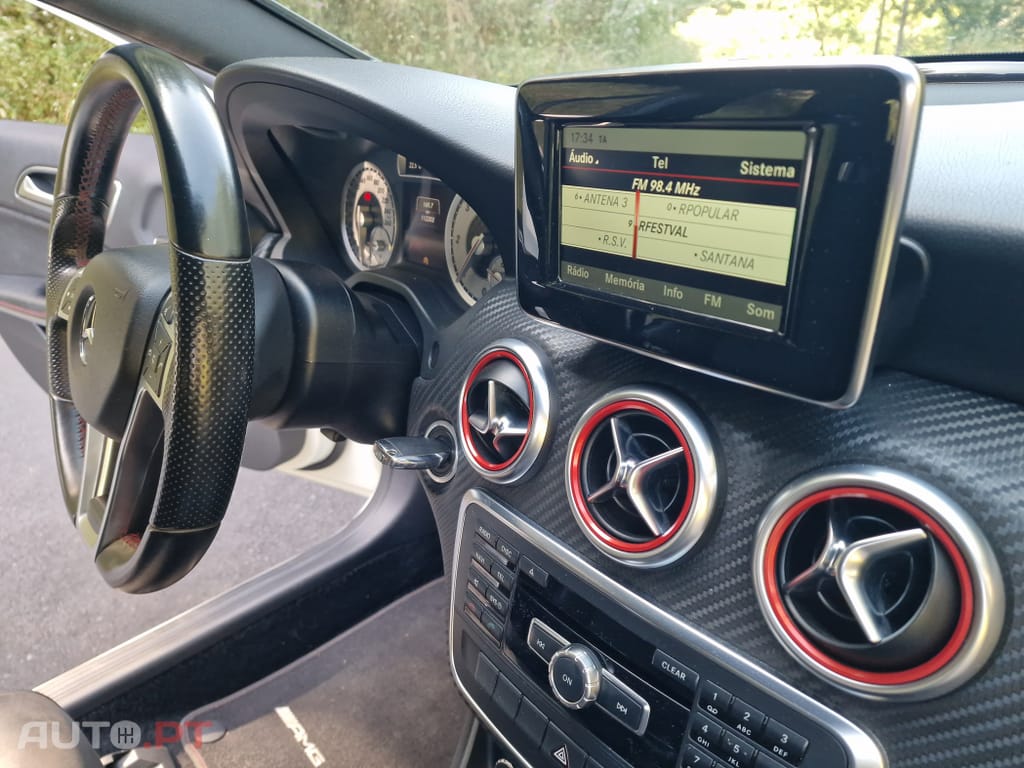 Mercedes-Benz A 180 d AMG Line