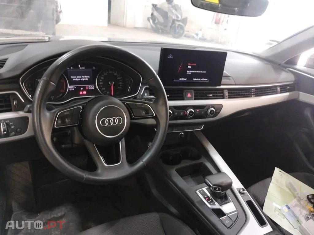 Audi A4 Avant 30 TDI S tronic