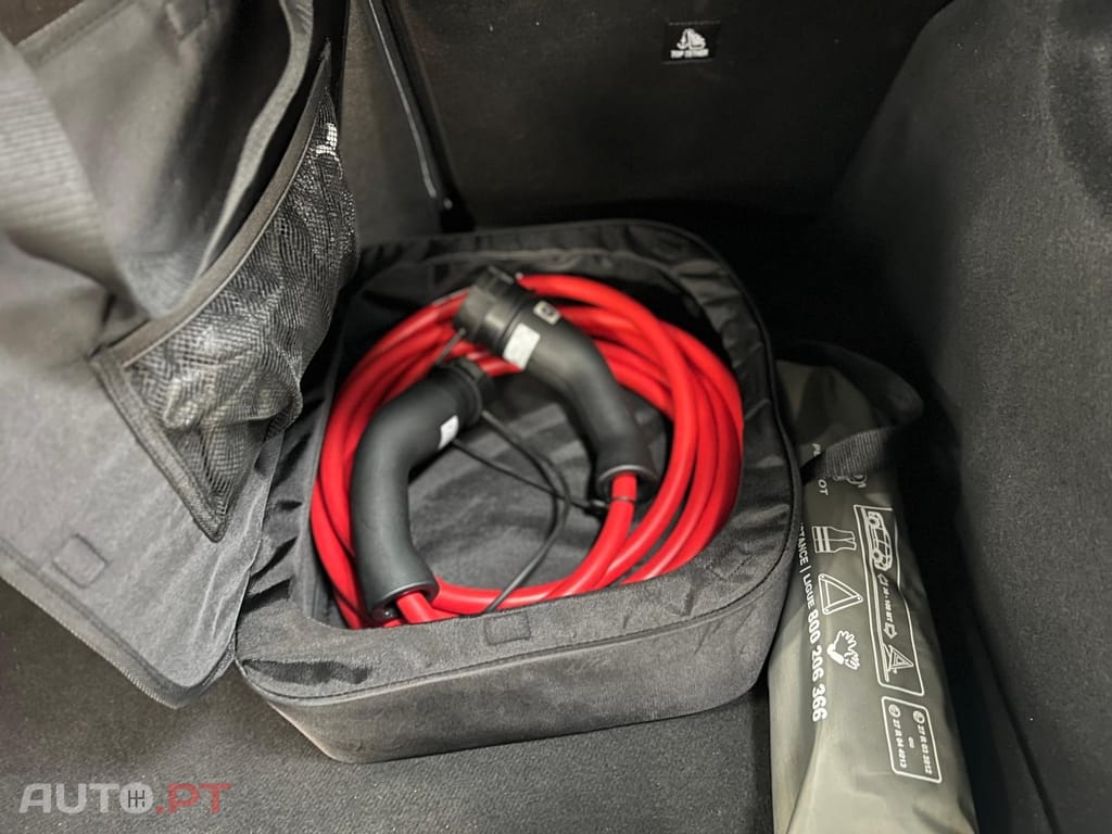 Peugeot E-208 50 kWh Allure Pack