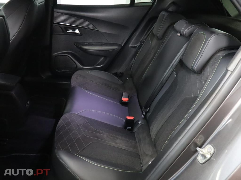 Peugeot 2008 1.5 BlueHDi GT EAT8