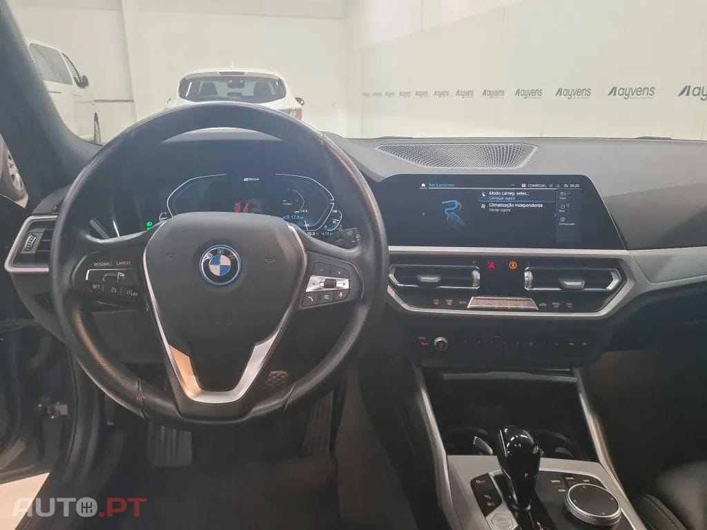 BMW 320 e Touring Corporate Edition Auto