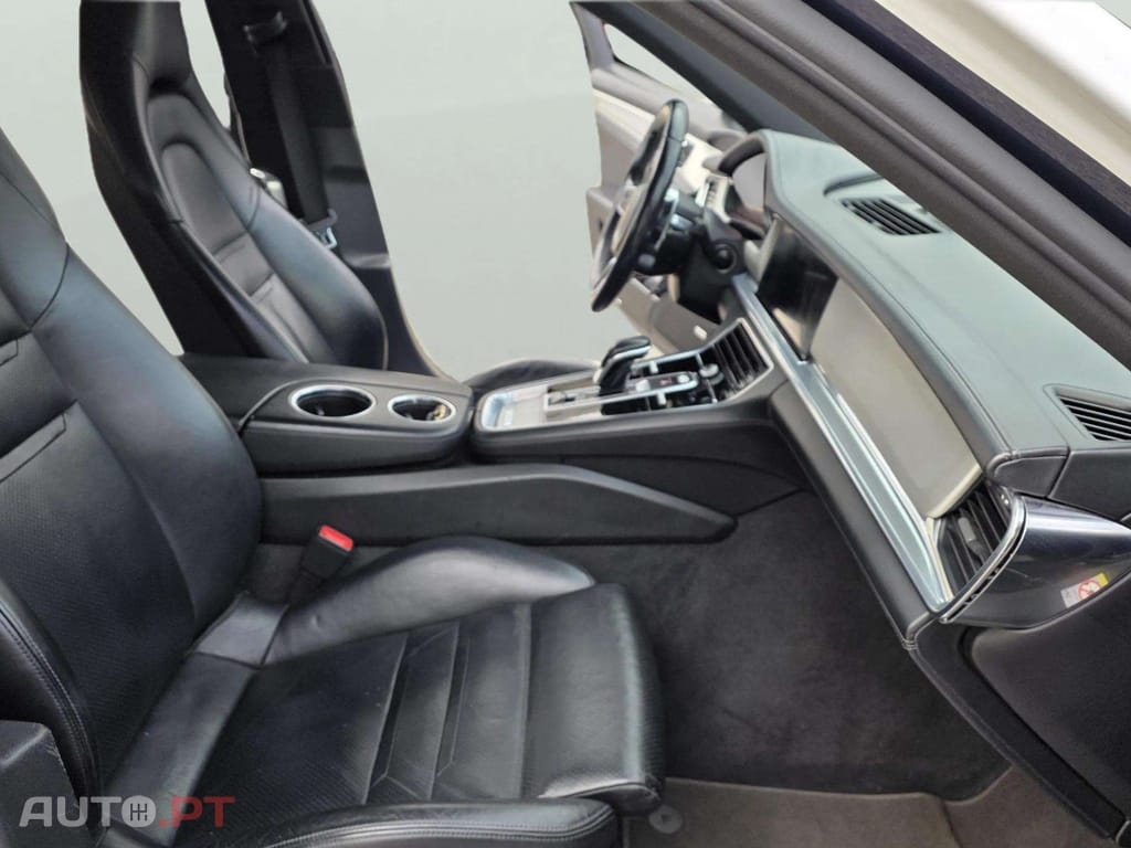 Porsche Panamera 4S
