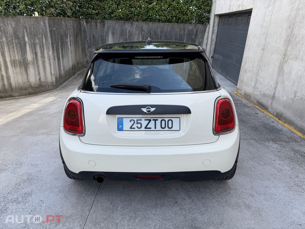 MINI Cooper One D Blackyard