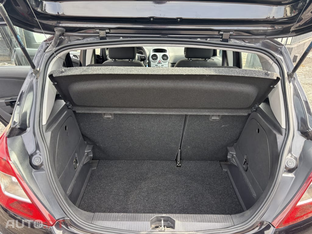 Opel Corsa 1.2 Enjoy