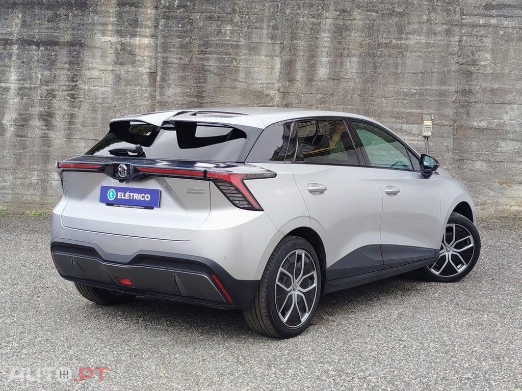 MG MG4 64 kWh Luxury