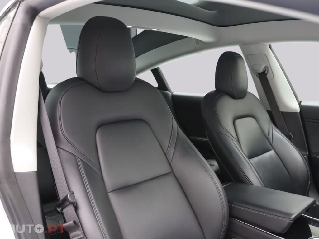 Tesla Model 3 Long-Range AWD I.V.A DEDUTÍVEL