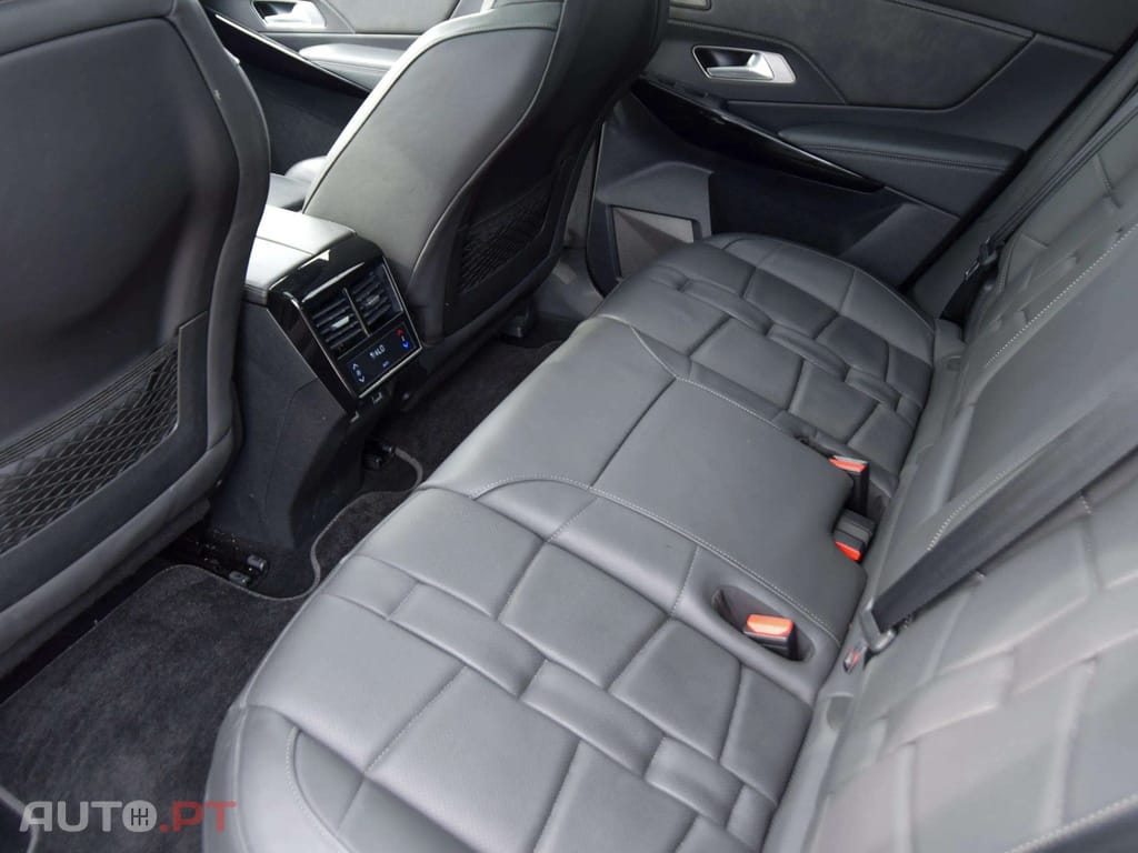 DS DS7 Crossback E-Tense Opera EAT8 300cv