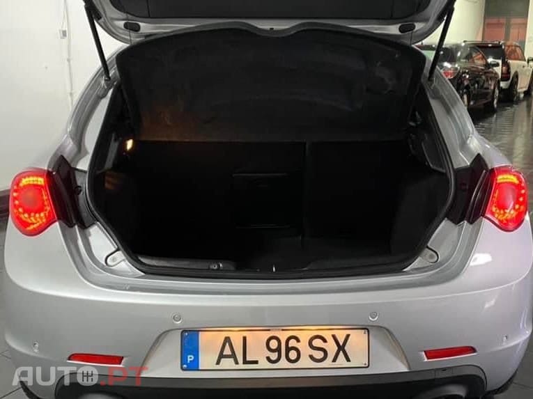Alfa Romeo Giulietta 2.0 JTDm Sprint Speciale