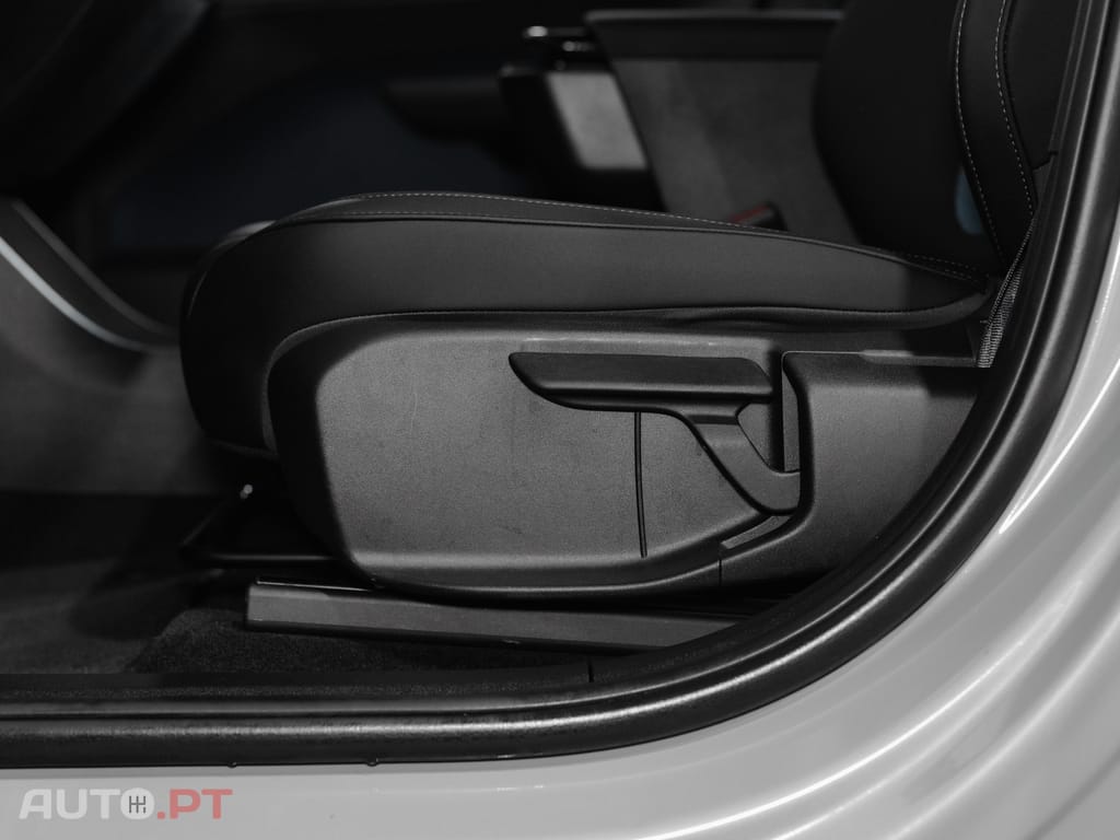 Volvo EX30 69 kWh Single Motor Extended Range Core