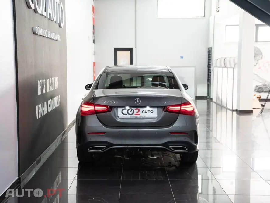 Mercedes-Benz A 250 e AMG Line