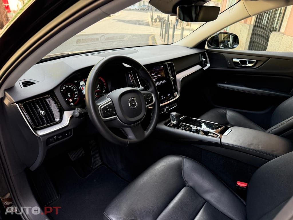 Volvo V60 2.0 T6 AWD TE Inscription Expression — fotografia 16