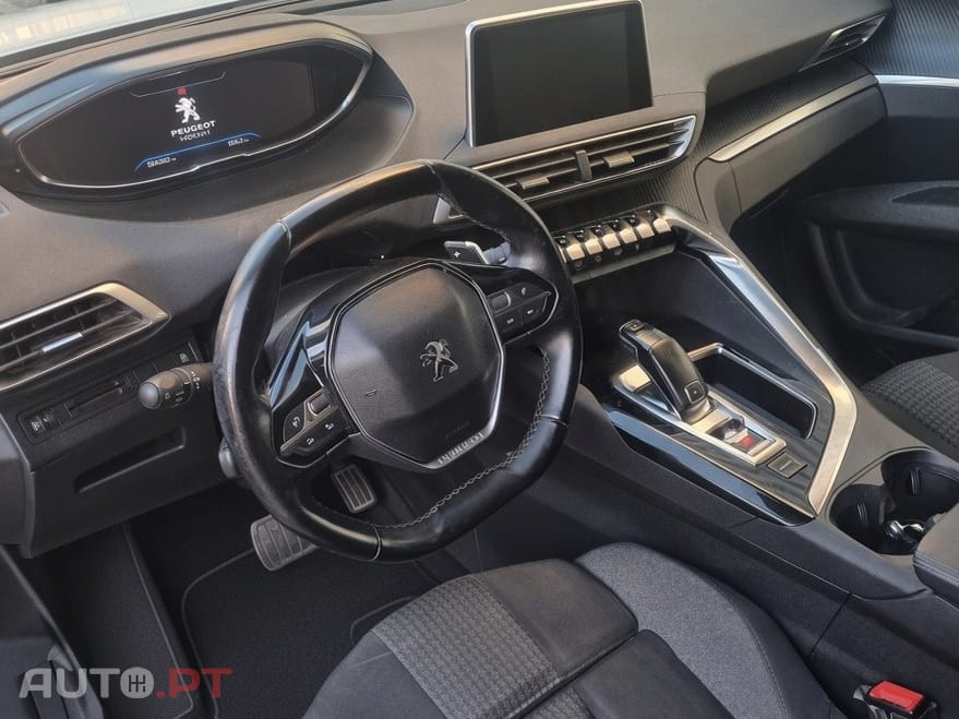 Peugeot 5008 1