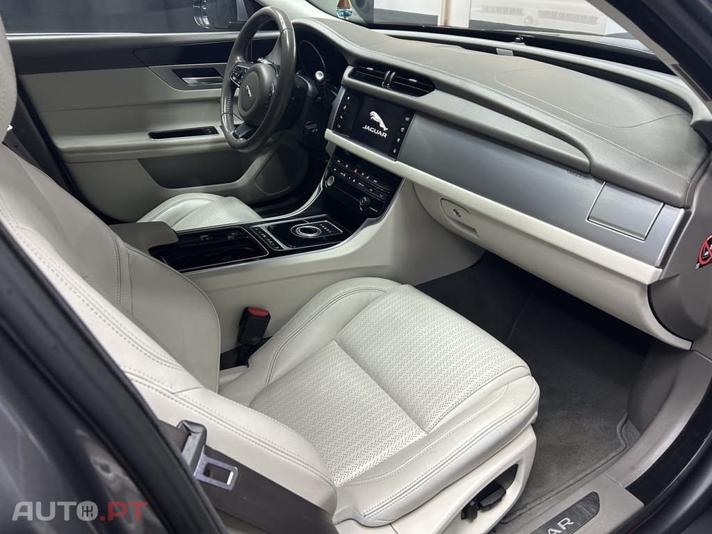 Jaguar XF 2.0 D Prestige Aut.