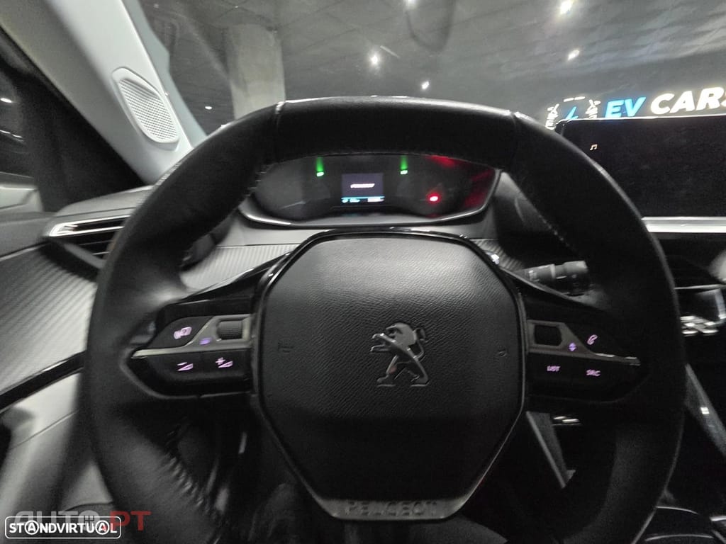 Peugeot E-2008 50 kWh Allure Pack