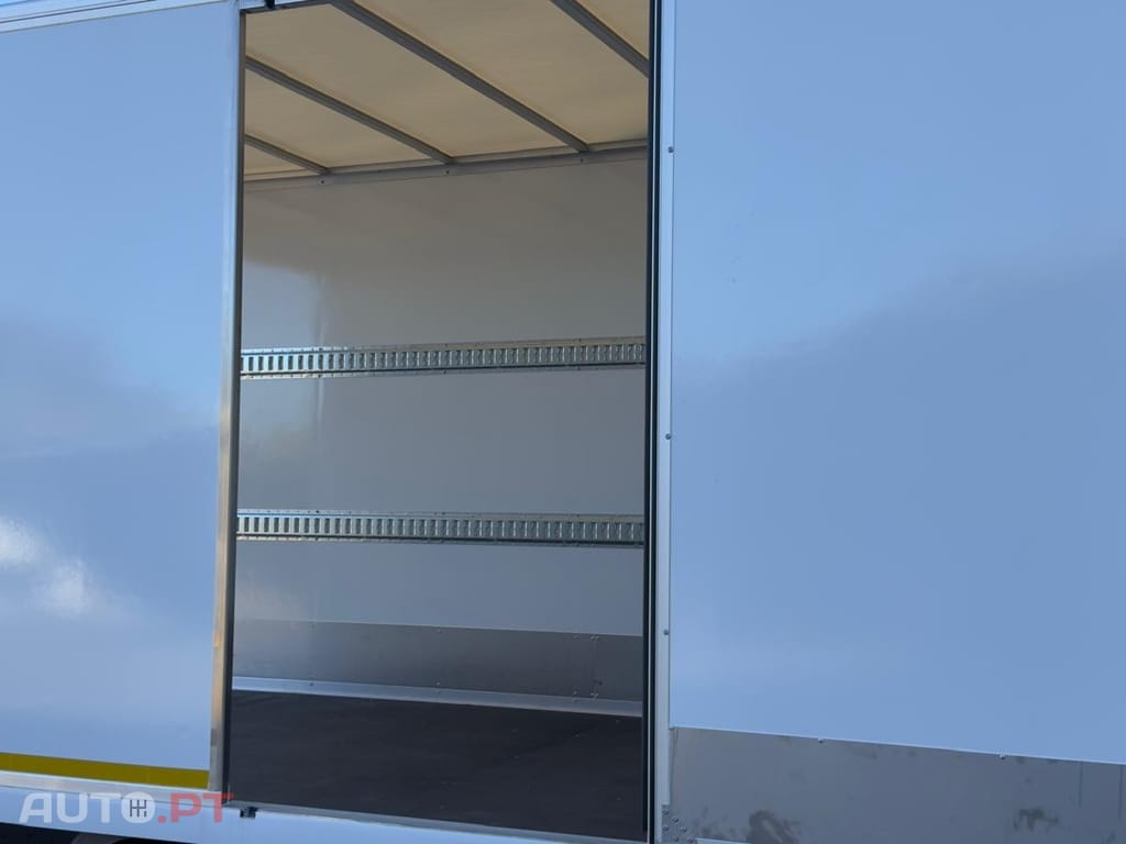 Iveco Daily 3.0 - 180 CAVALOS CONTENTOR