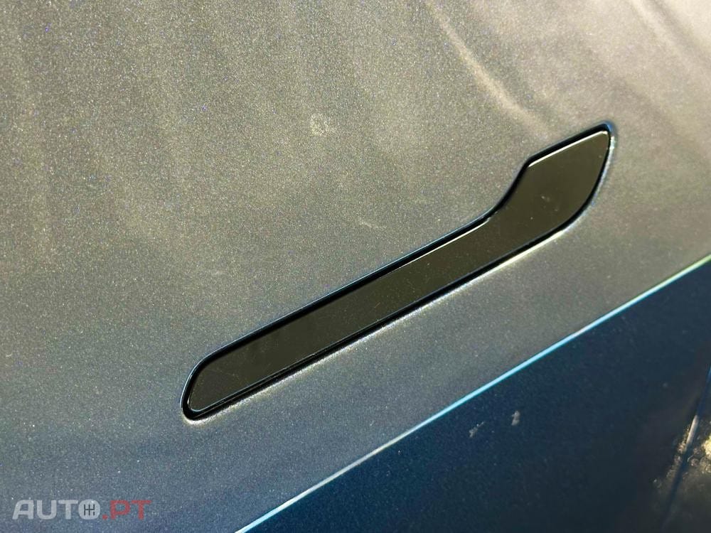 Tesla Model Y Long Range Dual Motor AWD