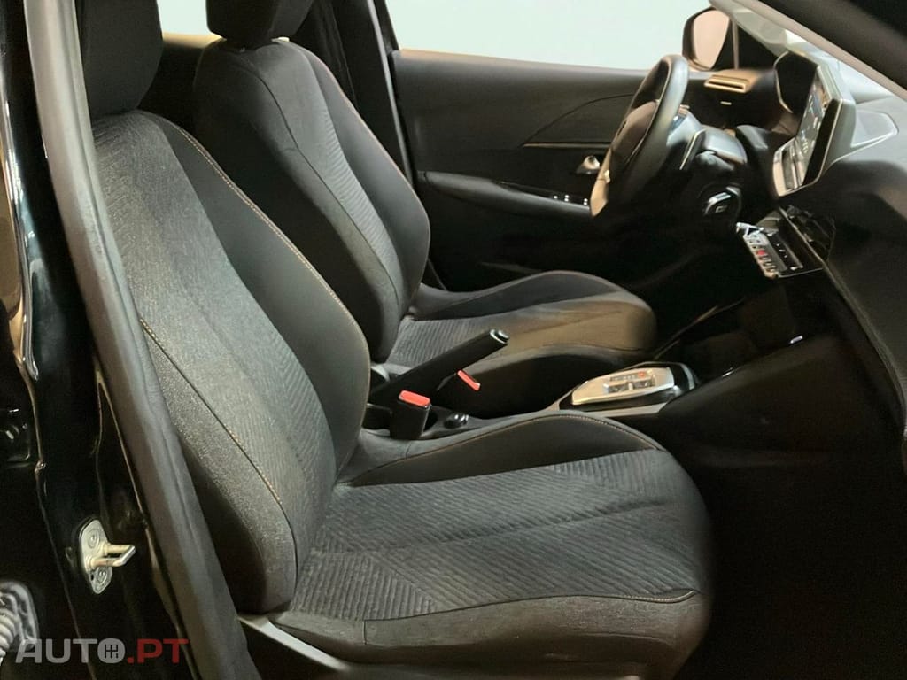 Peugeot 208 1.2 Hybrid Allure e-DCS6