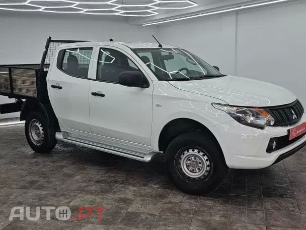 Mitsubishi L200 2.4 DI-D Invite 2WD