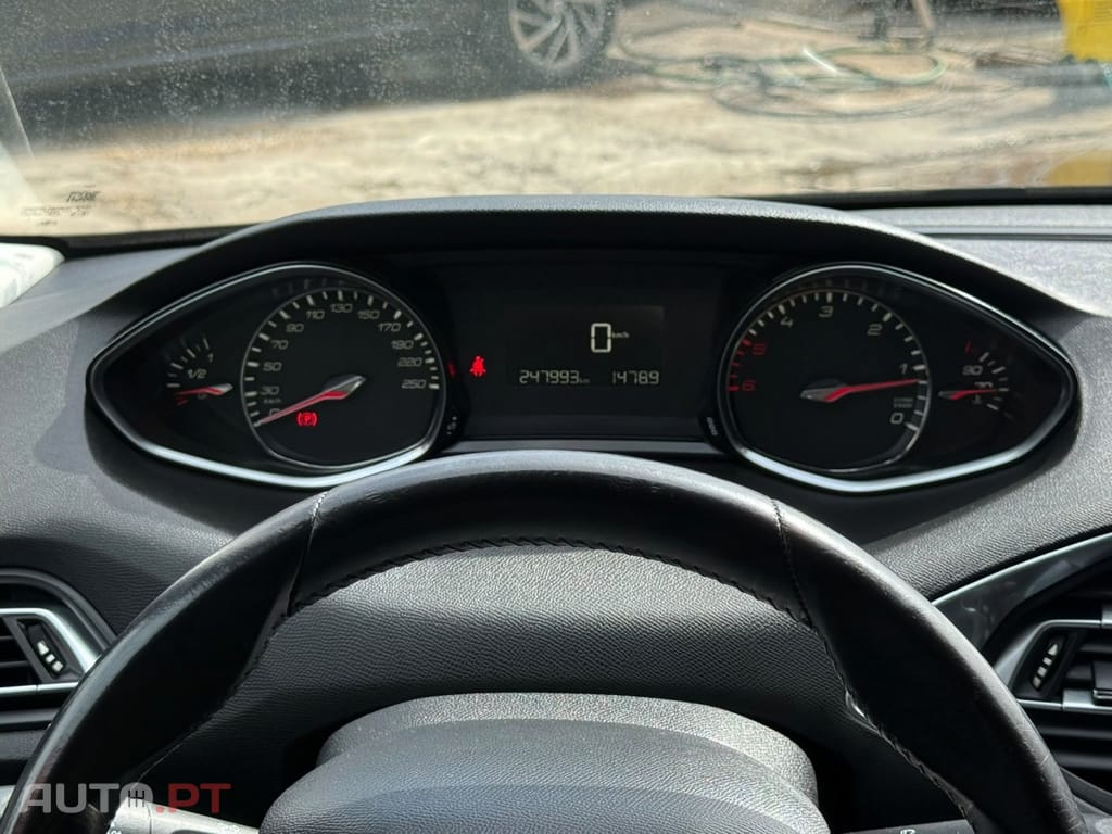 Peugeot 308 1.6 BlueHDi Allure J17