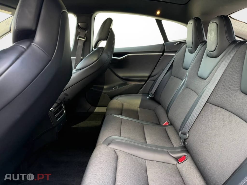 Tesla Model S 75D