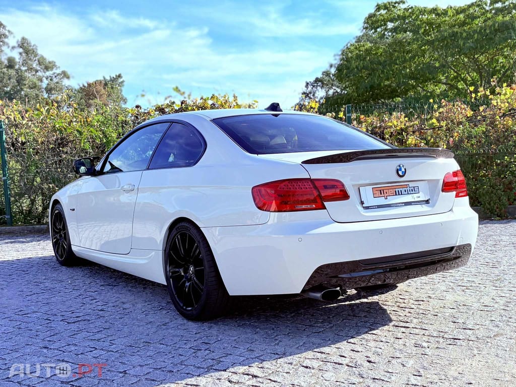 BMW 320 d Edição M Auto