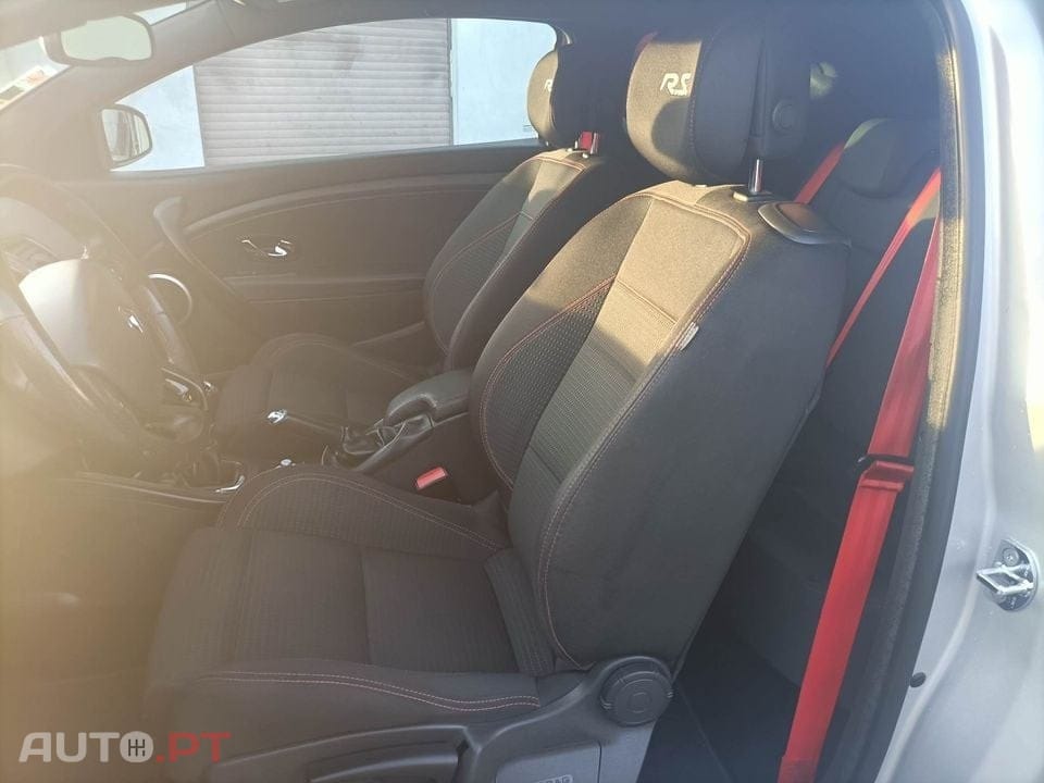 Renault Mégane Coupe 2.0 T 16V RS