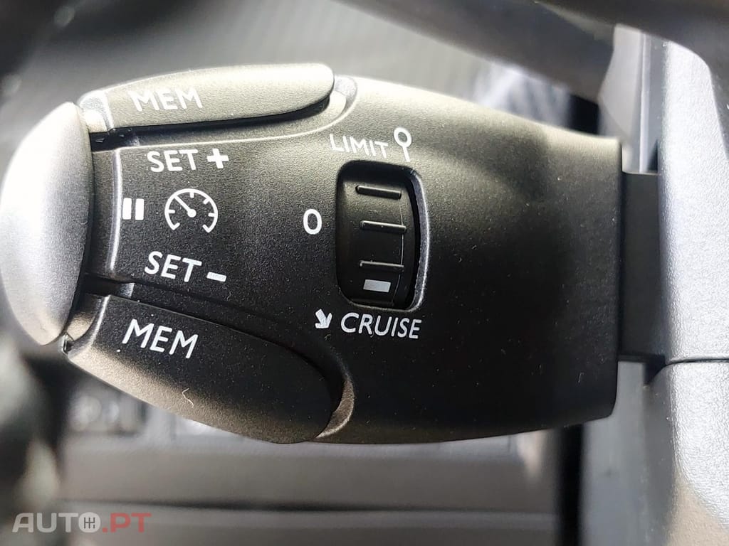 Peugeot E-208 50 kWh Active