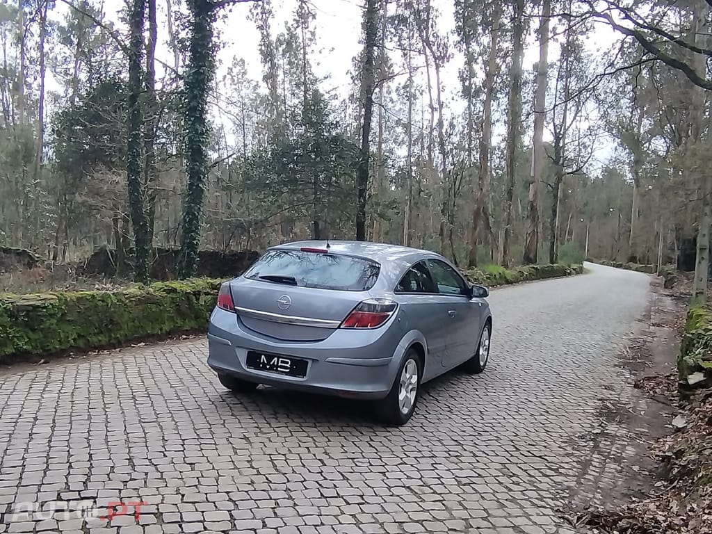 Opel Astra GTC 1.3 CDTi
