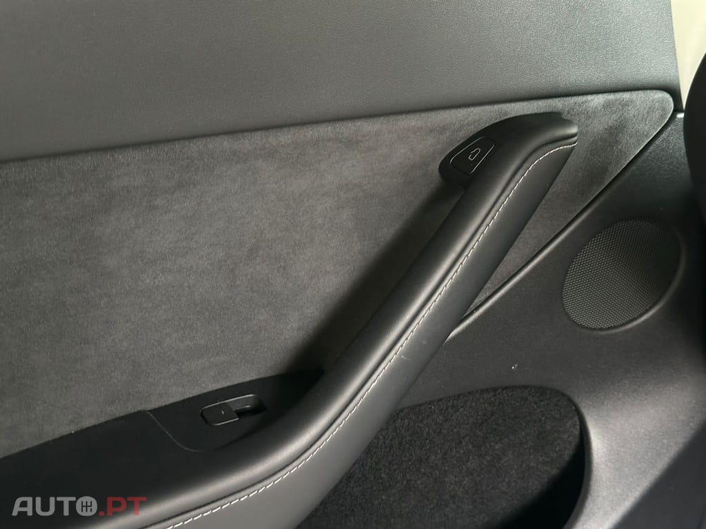 Tesla Model Y Standard RWD