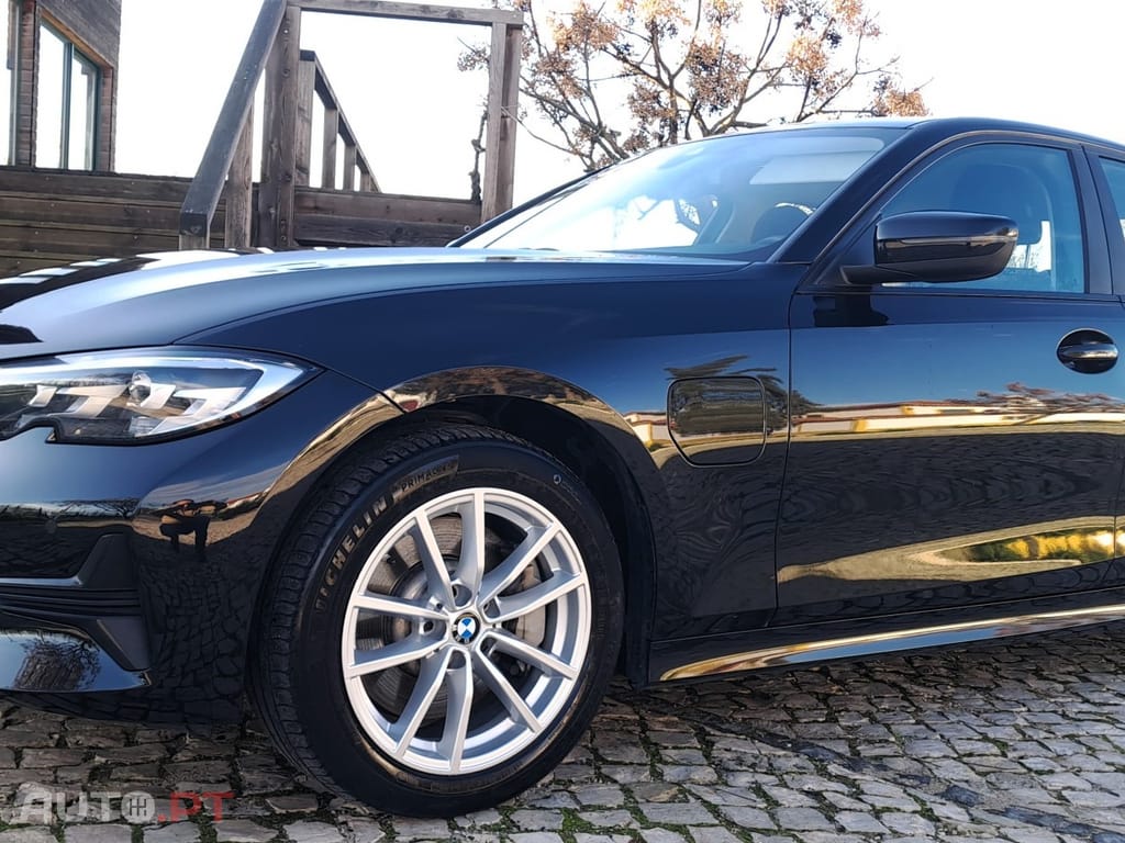 BMW 330 330 e AUTO