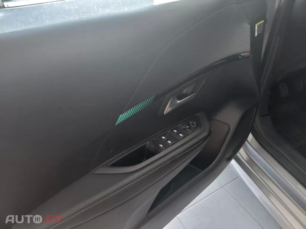Peugeot 208 1.2 PureTech GT