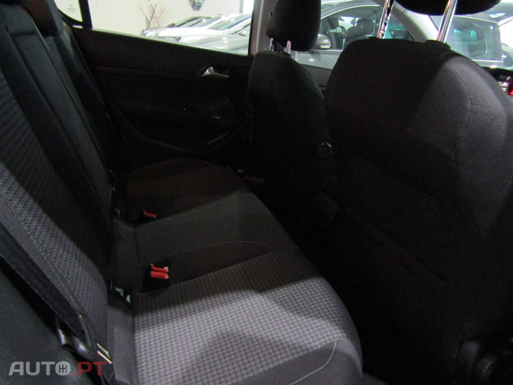 Peugeot 308 1.5 BlueHDi Style EAT8