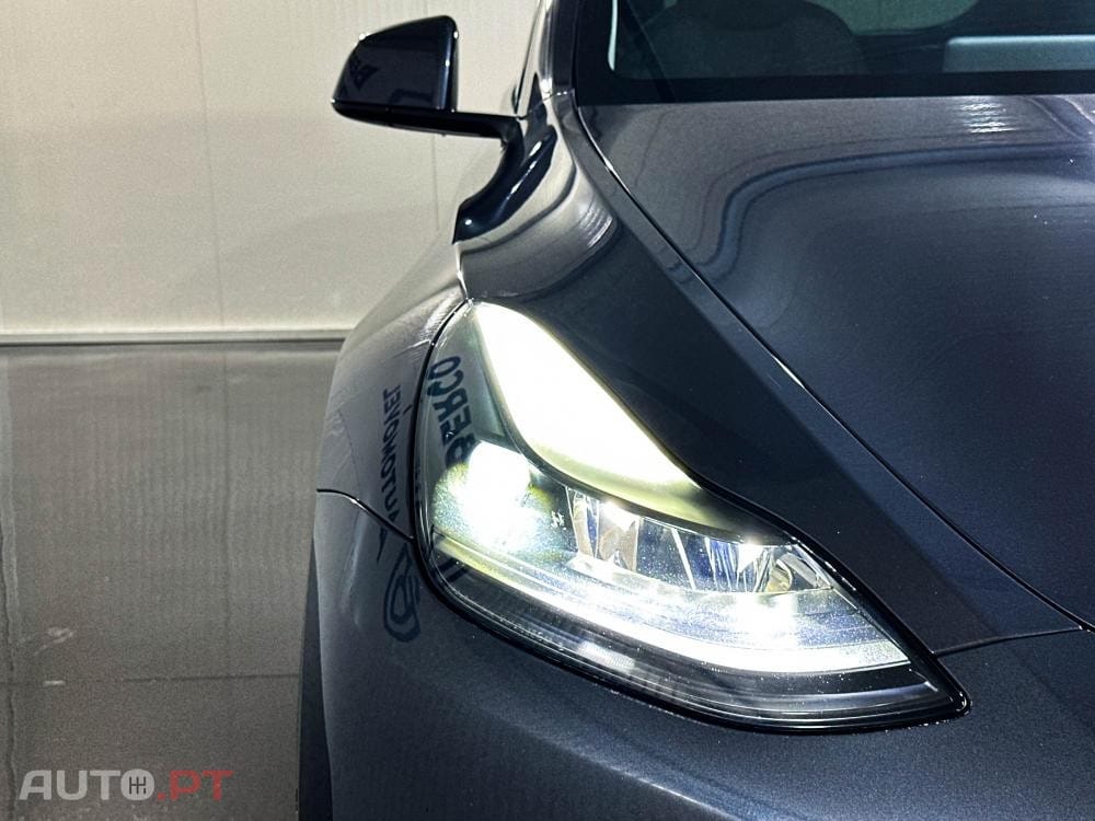 Tesla Model Y Long Range Dual Motor AWD